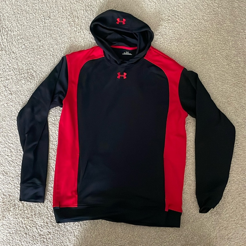 Men’s under Armour with hood and pockets